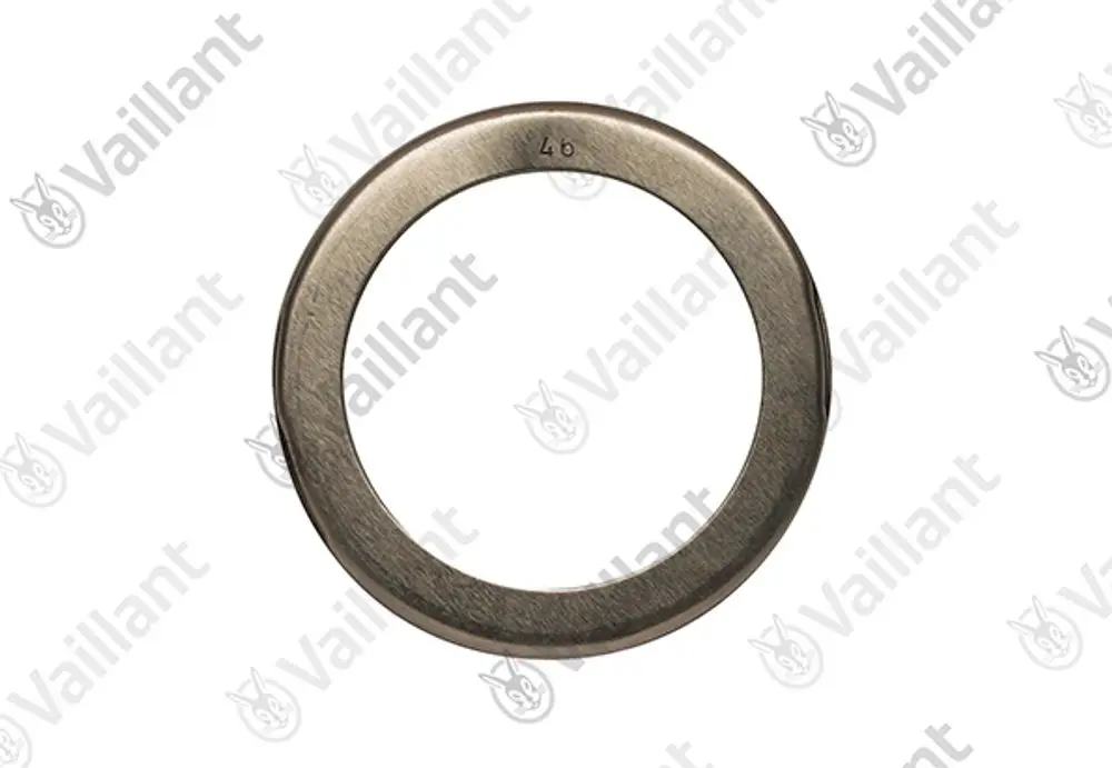 Runder metallischer Ring mit gleichmäßigem Durchmesser, markiert mit einer Zahl, im Hintergrund das Logo der Marke Vaillant.